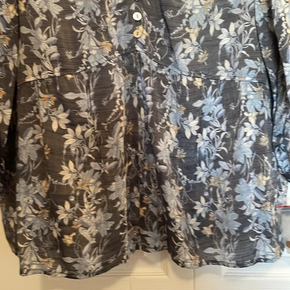 NWT Skye’s The Limit 1X blue floral tunic blouse Working Buttons ruffled bottom - Picture 7 of 13